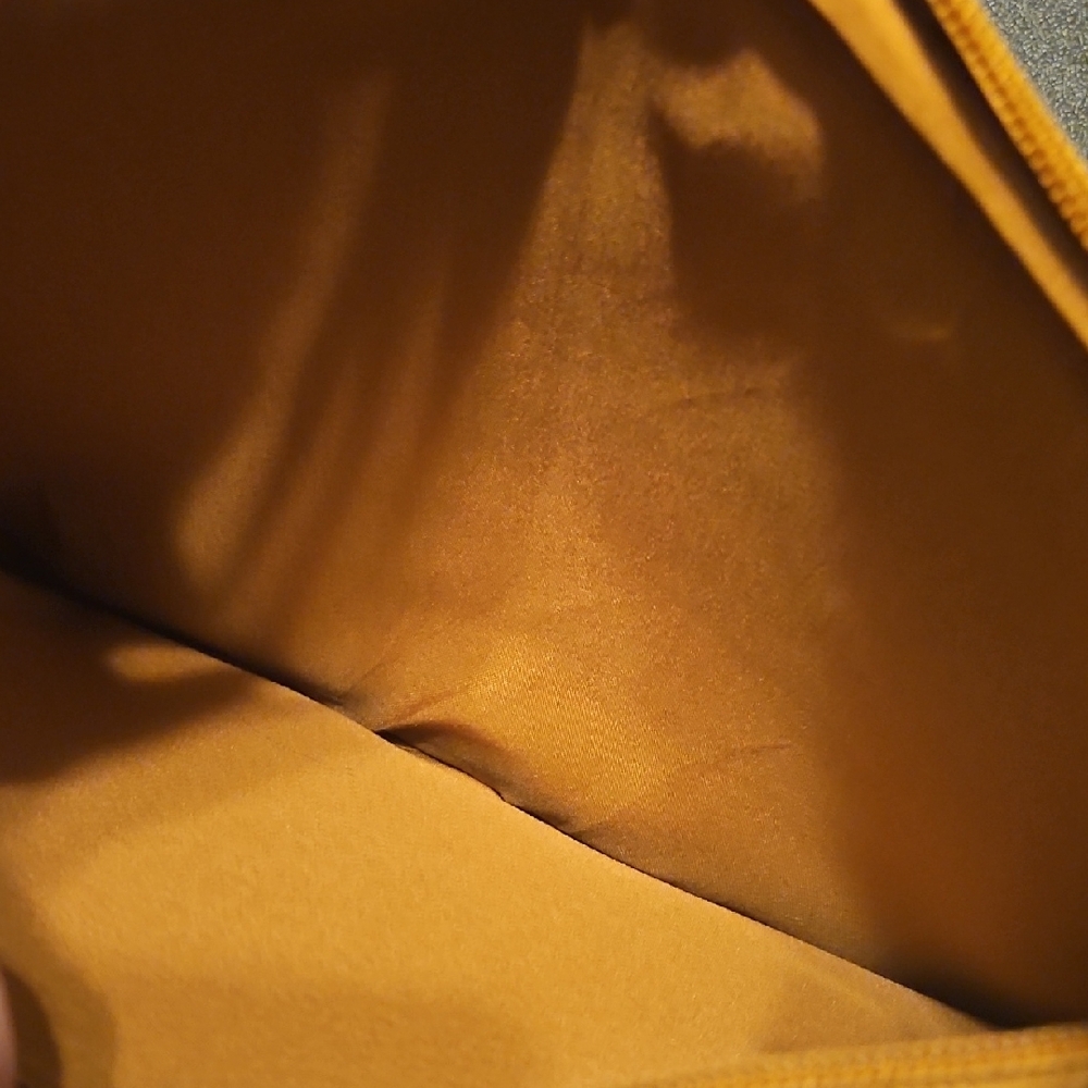 Chic Yellow Crossbody Bag - Picture 5 of 8